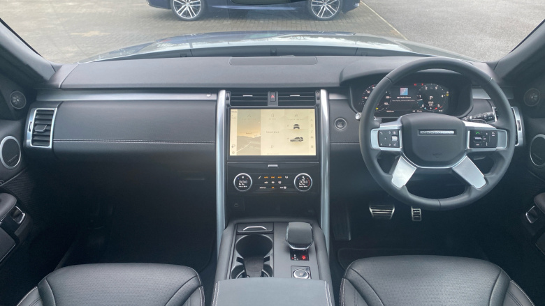 Land Rover Discovery 3.0 D300 Dynamic SE 5dr Auto Diesel Station Wagon